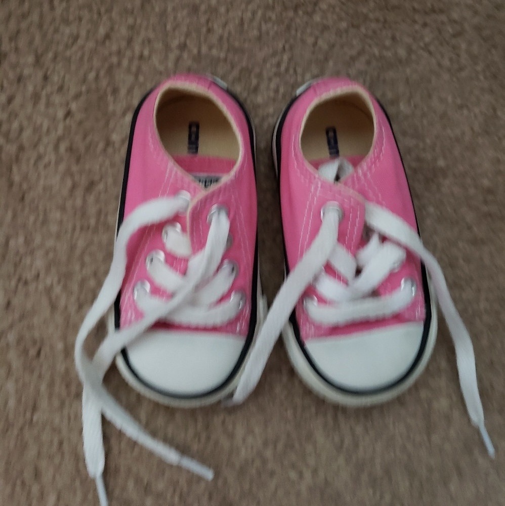 Baby girl converse